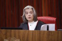 Cármen diz que Moraes será lembrado na história por atuação nas eleições