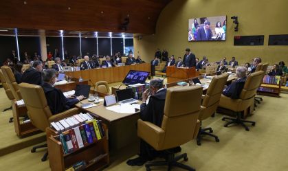 Oito ministros não se manifestam a favor de Moraes em sessão do STF