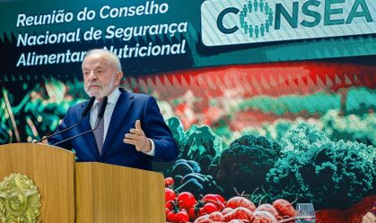 Lula chora ao lembrar da fome e defende decapitar presidentes omissos