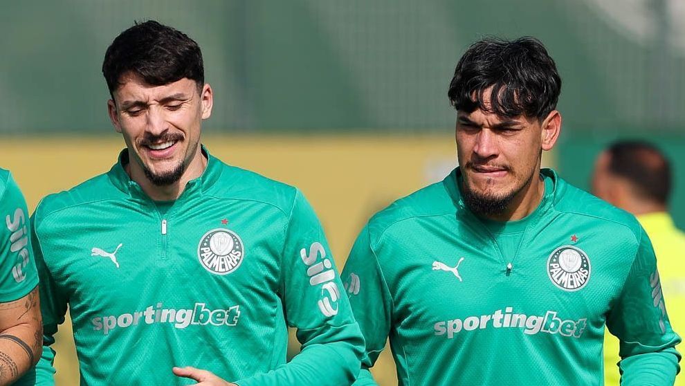 Os jogadores Joaquín Piquerez e Gustavo Gómez (E/D), da SE Palmeiras