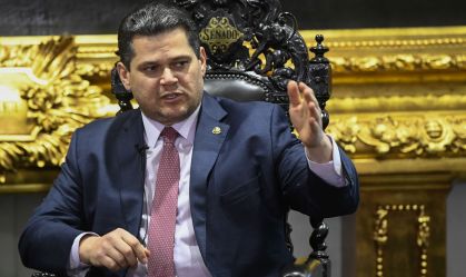 Alcolumbre pede serenidade na tomada de decisões de "superfederação"