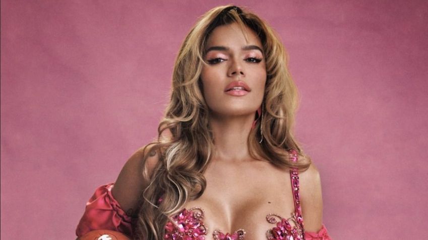 A cantora colombiana Karol G • Reprodução / NFL