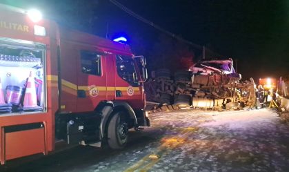 Acidente com ônibus deixa dois mortos em rodovia da Serra Gaúcha