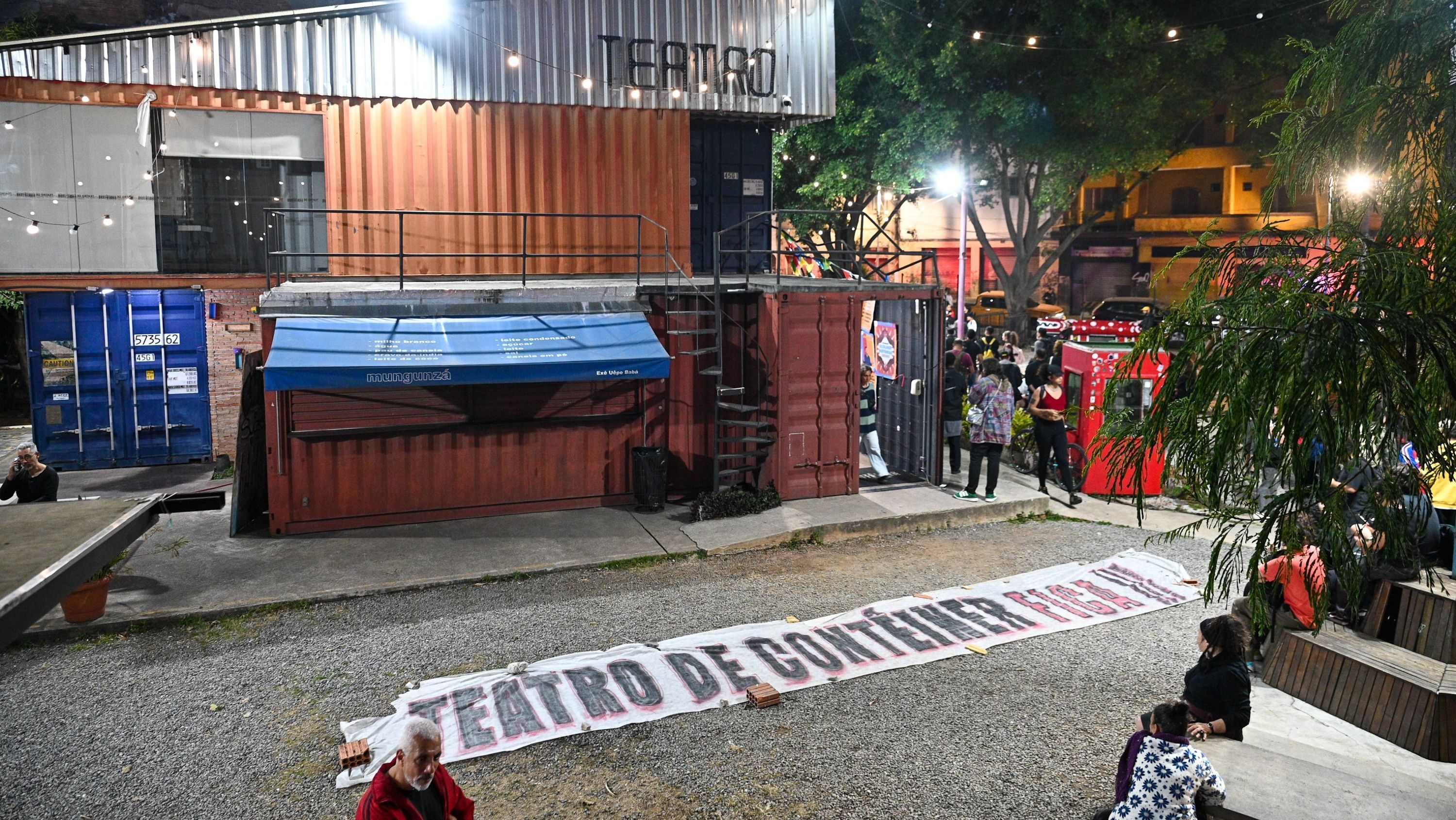 GCM realiza desocupação do Teatro Contêiner