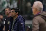 Abel Ferreira debocha de ofensas da torcida do Palmeiras; veja vídeos