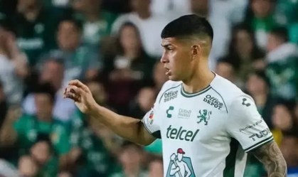 Adonis Frías defende o Lanús desde 2022