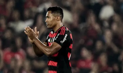 Flamengo informa lesão de jogador convocado por Carlo Ancelotti