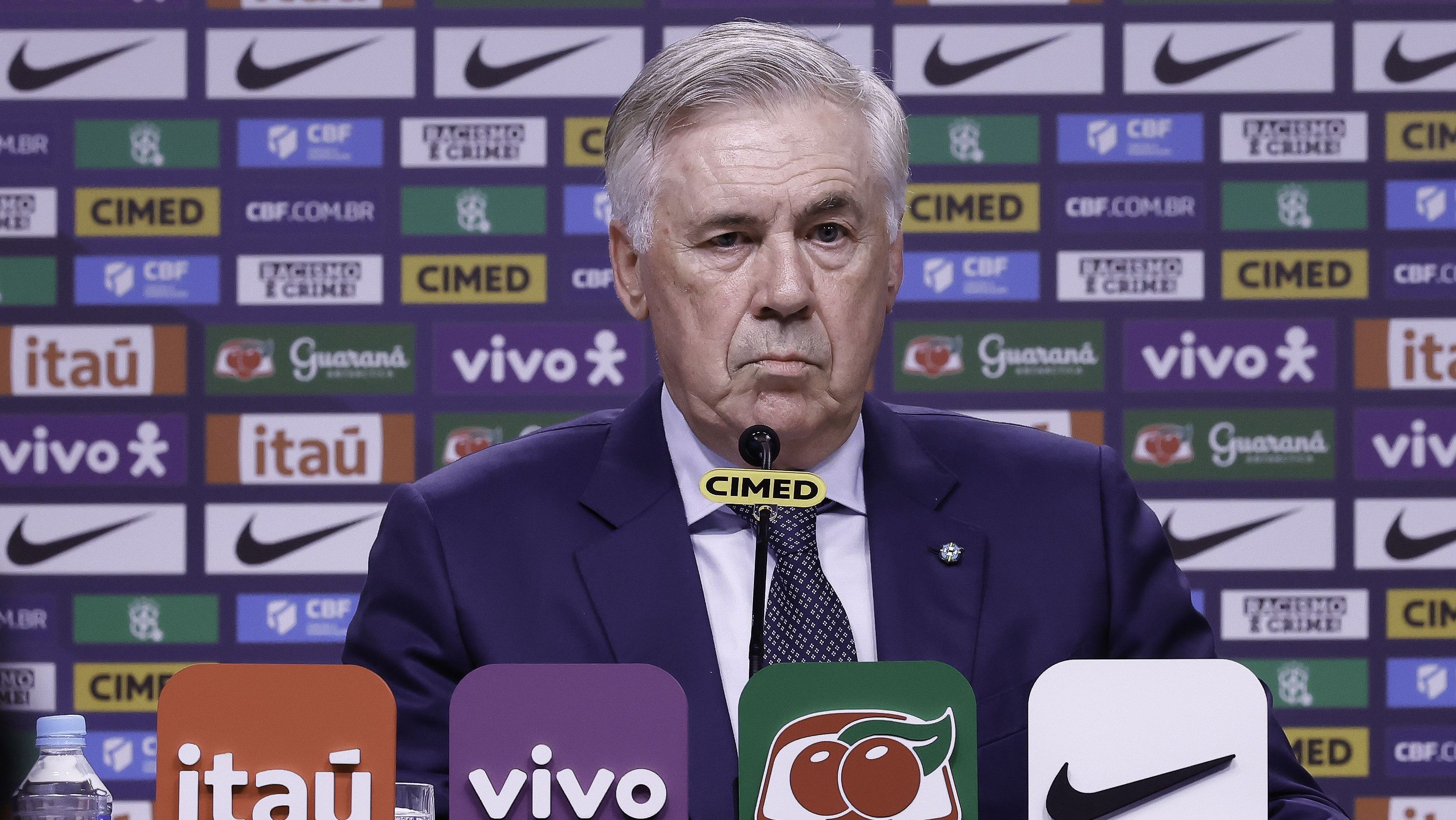 Ancelotti durante convocação para os jogos contra Chile e Bolívia
