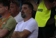 Ex-Barcelona tem ataque de fúria e é expulso em jogo da Europa League