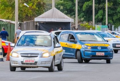 CNH sem autoescolas: Formação de motoristas precisa mudar, diz especialista