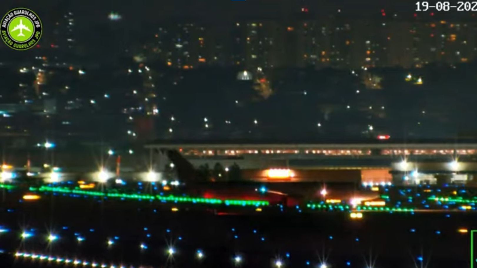 Avião misterioso dos EUA pousa em Guarulhos (5)