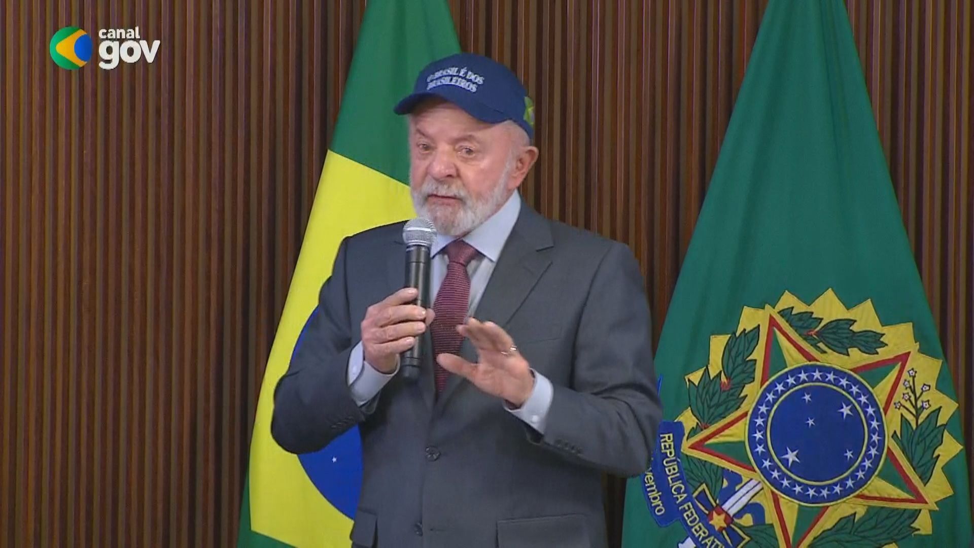 Governo defende parcimônia em eventual retaliação aos EUA | Blogs | CNN ...