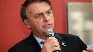 PF pede a Moraes policiais dentro da casa de Bolsonaro para evitar fuga