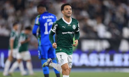 Felipe Anderson decide, e Palmeiras bate Botafogo pelo Brasileirão