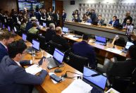 Análise: Oposição vem com tudo e governo quer reduzir danos na CPMI do INSS