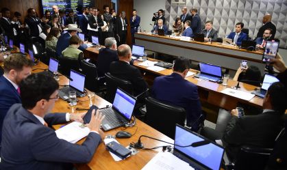 Análise: Oposição vem com tudo e governo quer reduzir danos na CPMI do INSS