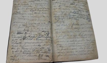 Cadernos de viagem de D. Pedro II passam por restauração no Museu Imperial