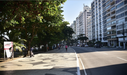 Turista americana é esfaqueada em tentativa de roubo em Niterói
