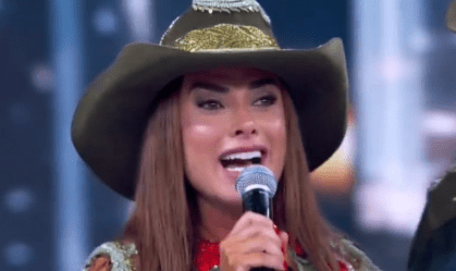 Nicole Bahls erra no "Dança dos Famosos" e web reage: "Ela tem o povo"