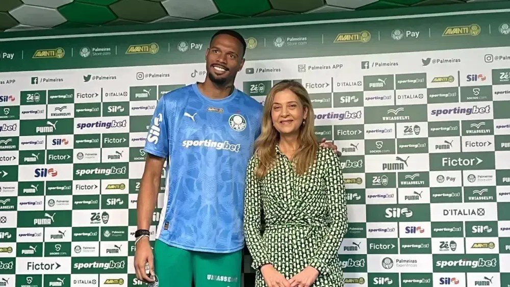 Leila Pereira Celebra Classificação do Palmeiras com Meme de Goleiro