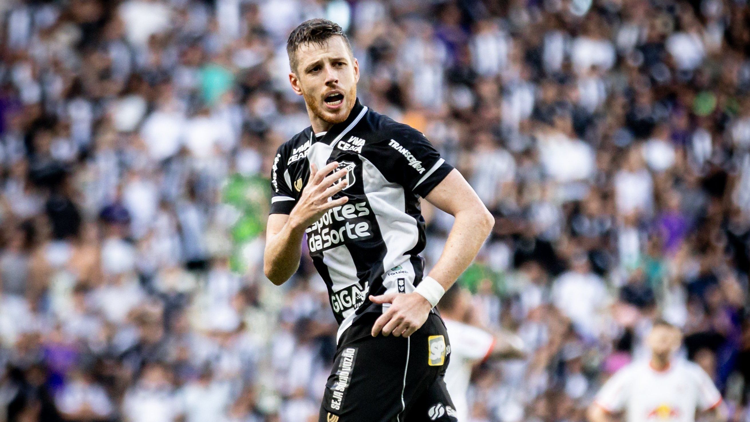 Aylon marcou o gol da vitória do Ceará sobre o Red Bull Bragantino