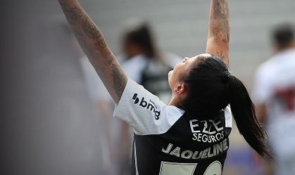 Brasileirão Feminino: Corinthians vence São Paulo e abre vantagem na semi