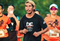 Homem embriagado de chinelo: como era a prova de 8 km que ele completou