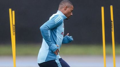 De La Cruz treinando pelo Flamengo