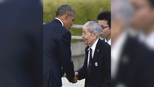 Sobrevivente da bomba de Hiroshima, Sunao Tsuboi, se encontra com o presidente dos Estados Unidos Barack Obama