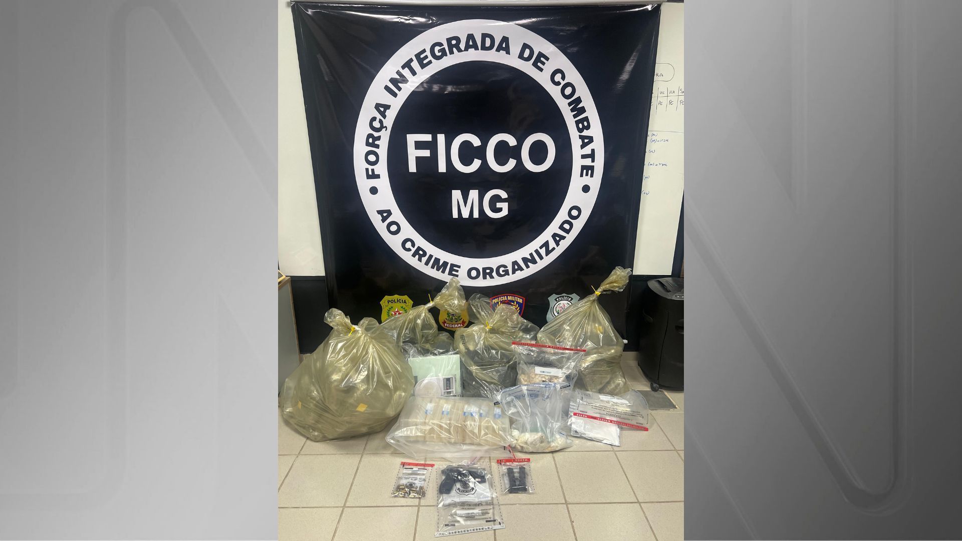 Imagem de destaque do post: Quatro pessoas são presas e 100 quilos de drogas apreendidos em Minas