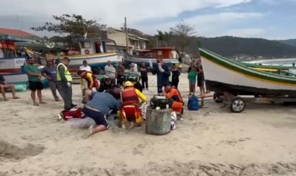 Imagem de destaque do post: Jovem tem rosto esmagado por embarcação em Florianópolis (SC)