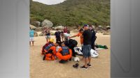 Duas pessoas ficam feridas após queda de parapente, em Florianópolis