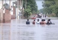 Enchentes matam 17 pessoas e afetam mais de 1 milhão no Paquistão