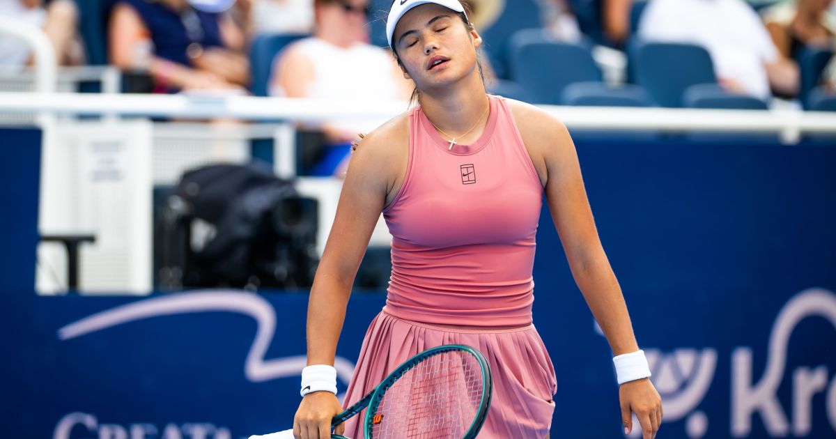 Emma Raducanu abandona partida em Wuhan por exaustão e calor extremo