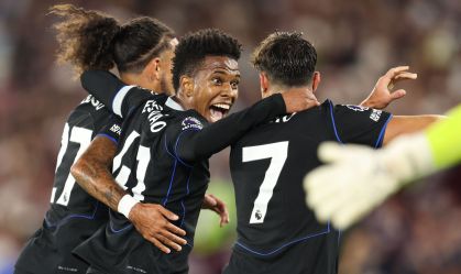 Estêvão comemora assistência contra o West Ham