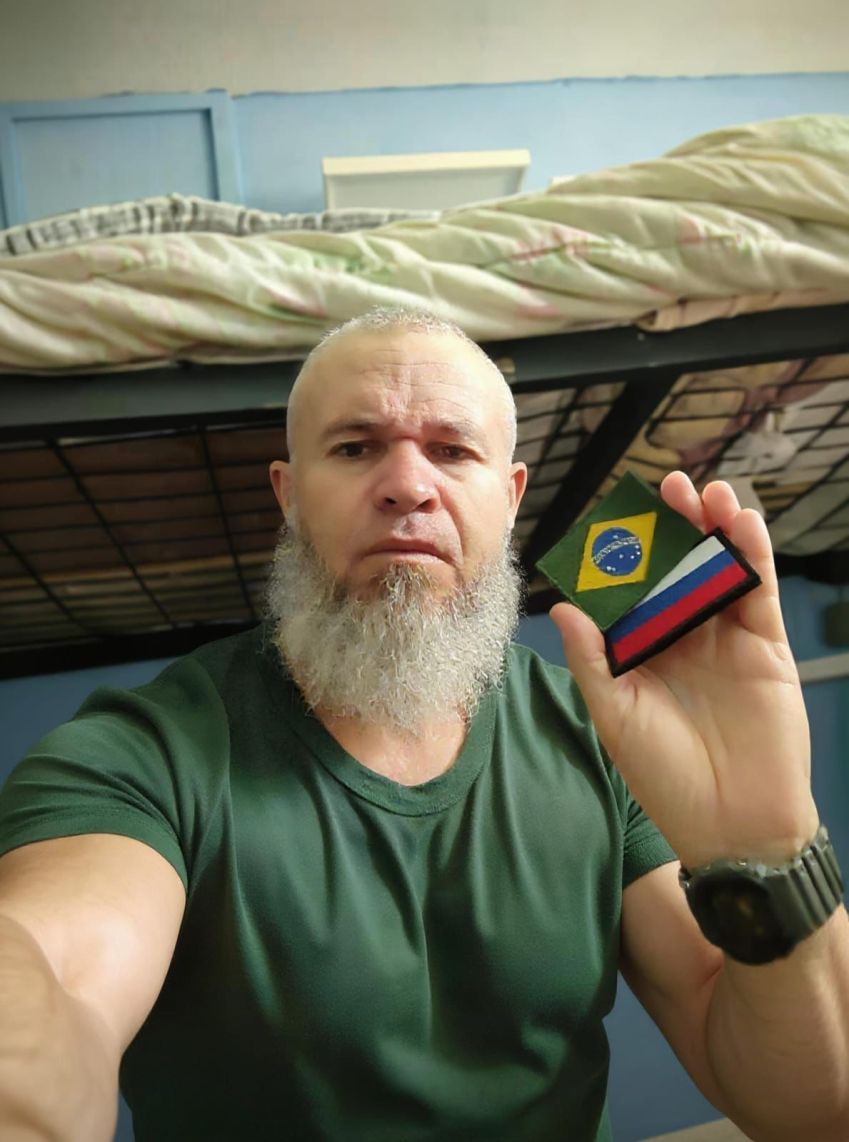 Imagens do Fernando Mazzo, 44, durante o período em que esteve na Rússia • Arquivo pessoal