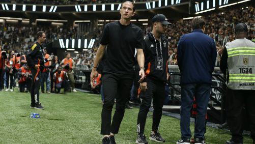 Filipe Luís durante partida do Flamengo
