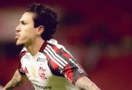 Pedro brilha, e Flamengo derrota Internacional pelo Brasileirão
