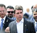 Flávio diz que Bolsonaro é preso político e critica medidas no Dia dos Pais