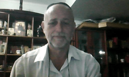 Professor de polonês de 73 anos é encontrado amarrado e morto em casa em SP