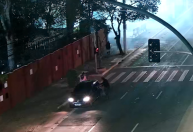 Vídeo mostra fuga de vândalos após ataque a bombas ao CT do Palmeiras