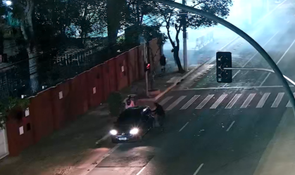 Vídeo mostra fuga de vândalos após ataque a bombas ao CT do Palmeiras