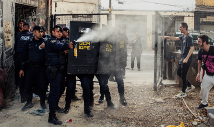 GCM usa spray de pimenta contra ONG em desocupação na Cracolândia