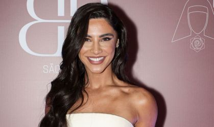 Gabriela Versiani usa vestido grifado em Baile do BB