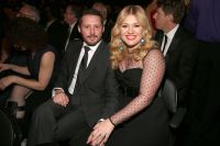 Obituário afirma que ex de Kelly Clarkson namorava ex-assistente da cantora