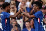 Estêvão e João Pedro marcam, e Chelsea vence Bayer Leverkusen em amistoso