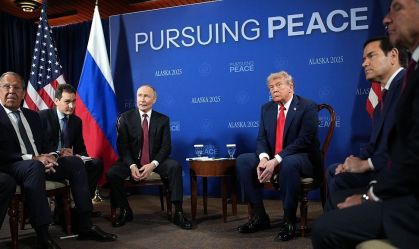 Trump e Putin fazem reunião bilateral no Alasca