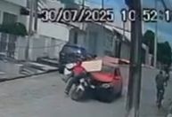 Guarda municipal atropela moto e arrasta vítimas em Pernambuco