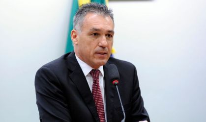 "Quem não comprar do Brasil perde dinheiro", diz secretário do Mapa à CNN