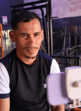 Corredor viraliza após concluir prova de chinelo